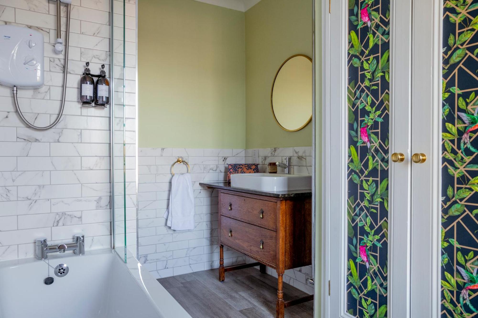 Morleys Rooms - Located In The Heart Of Hurstpierpoint By Huluki Sussex Stays Buitenkant foto