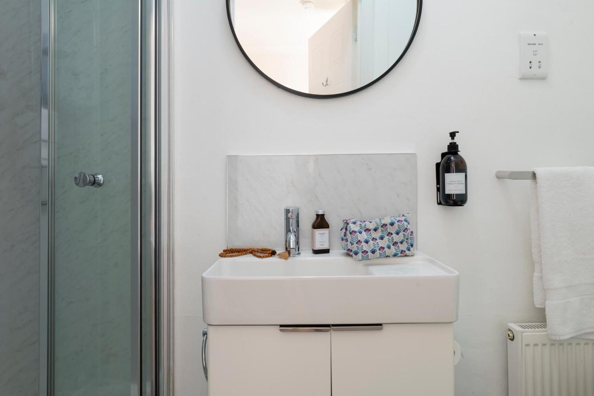 Morleys Rooms - Located In The Heart Of Hurstpierpoint By Huluki Sussex Stays Buitenkant foto